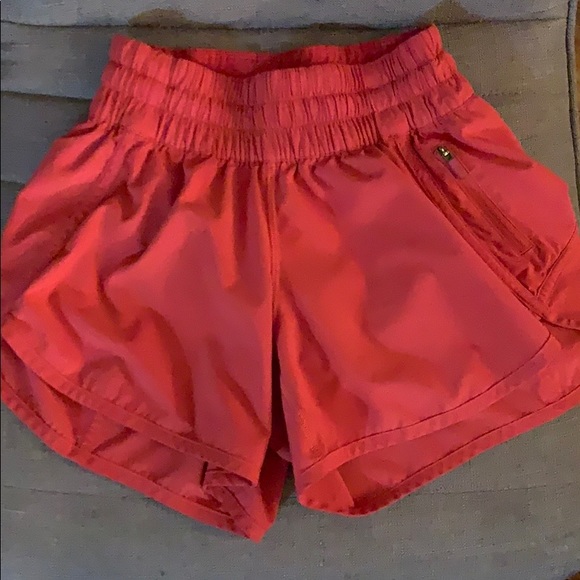 Lululemon Tracker Short IV Cape Red 4”